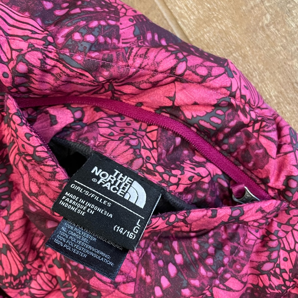 The North Face Cute reversible coat. kids 14/16 LG sides:butterfly/long fleece - Picture 6 of 8